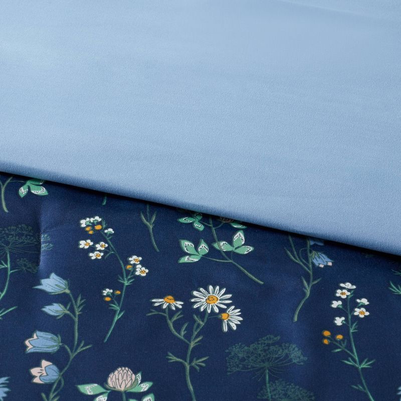 Floral Printed Microfiber Reversible Comforter & Sheets Set Navy - Room Essentials™